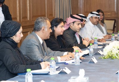 وكيل الخارجية تجتمع مع وكيل شؤون العمال المهاجرين في الفلبين