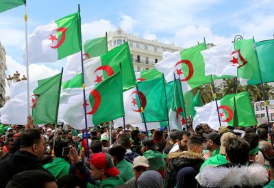 أول جمعة بعد وفاة قايد صالح.. تظاهرات حاشدة في الجزائر