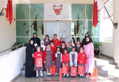 أمانة النواب تستقبل طالبات مدرسة المحرق الابتدائية والجامعة الملكية للبنات