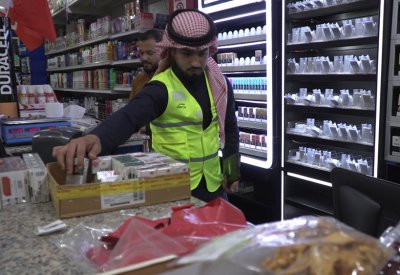 وزارة الصناعة والتجارة والسياحة تكثف حملاتها التفتيشية على منافذ بيع منتجات التبغ
