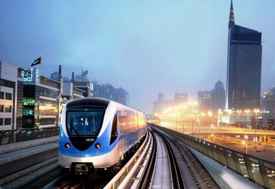 رئيس بي ام دبليو يستخدم المترو تجنباً للازدحام المروري