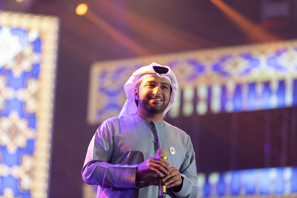 عيضة المنهالي يحتفل باليوم الوطني امام جمهور غفير