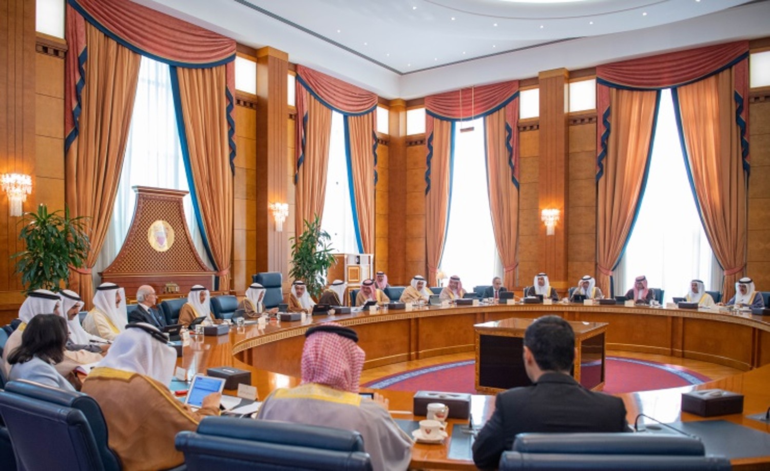  سمو ولي العهد يؤكد أهمية مواصلة العمل بجهود مضاعفة لتحقيق النمو المنشود بالقطاعات الحيوية المختلفة