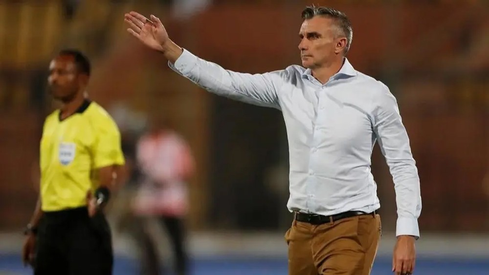 الفرنسي كارتيرون يتولى تدريب الزمالك خلفاً لميتشو