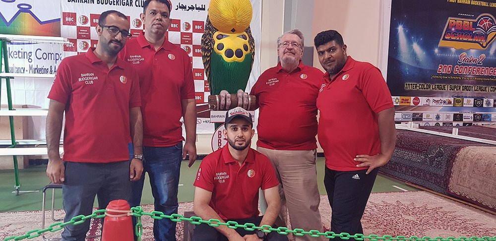 مئات الطيور الجميلة و"الدليعة" تتنافس في معرض "البادجي"