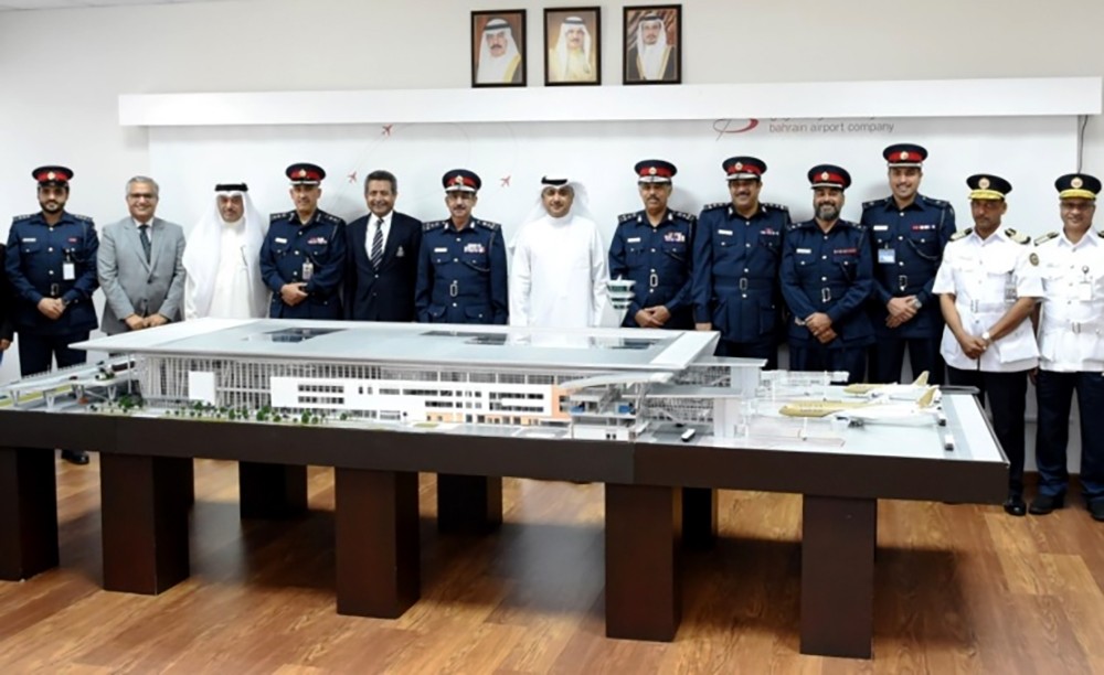 وزير المواصلات يعلن انطلاق العد التنازلي لافتتاح المطار