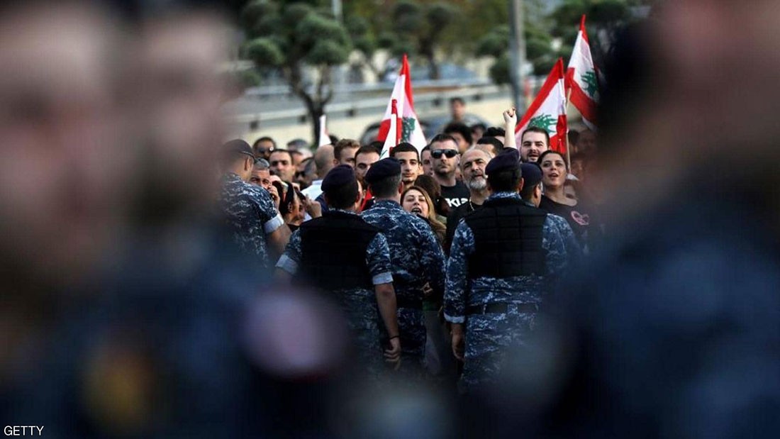  لبنان.. محاولة انتحار "بالنار" في قلب "رياض الصلح" 