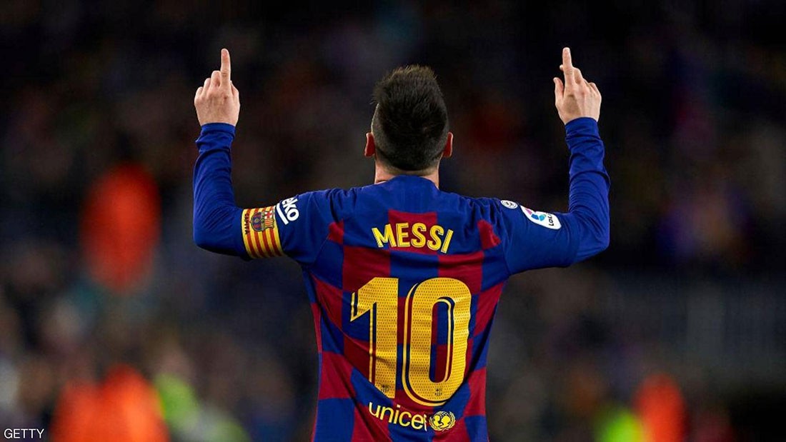  بعد تلميح ميسي.. رئيس برشلونة يريده "حتى الاعتزال" 