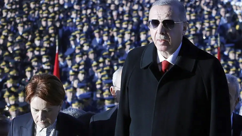 نائب تركي معارض: أردوغان نمر في إسطنبول وقط في لندن