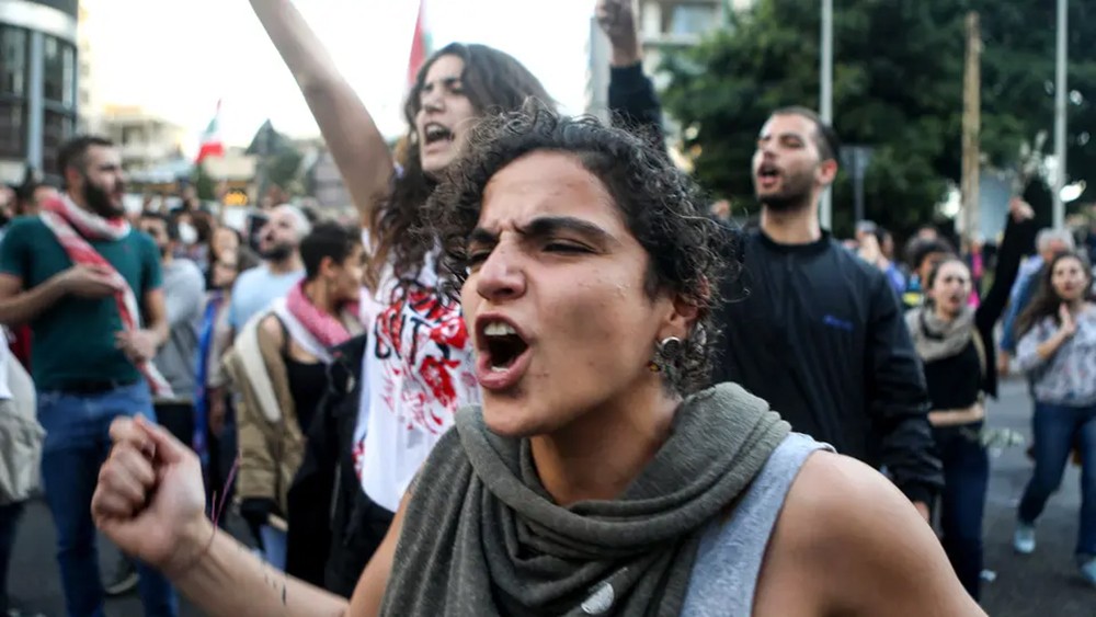 أحد غضب في لبنان.. رفضاً لتسمية رئيس حكومة تابع للسلطة