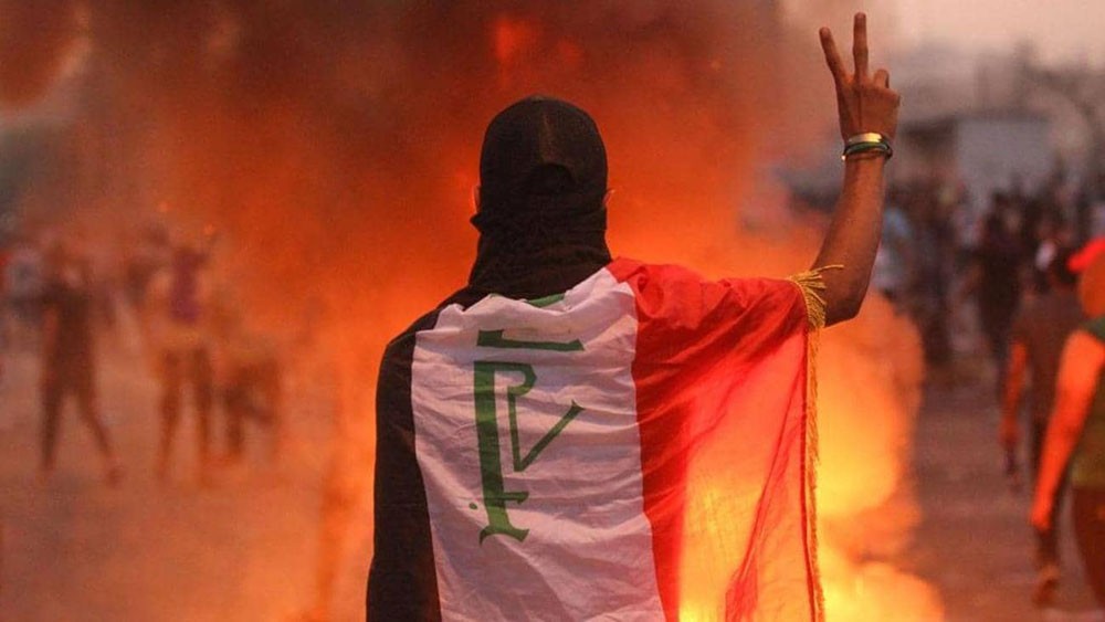 تظاهرات حاشدة في بغداد.. و"القبعات الزرقاء" تصد "المندسين"