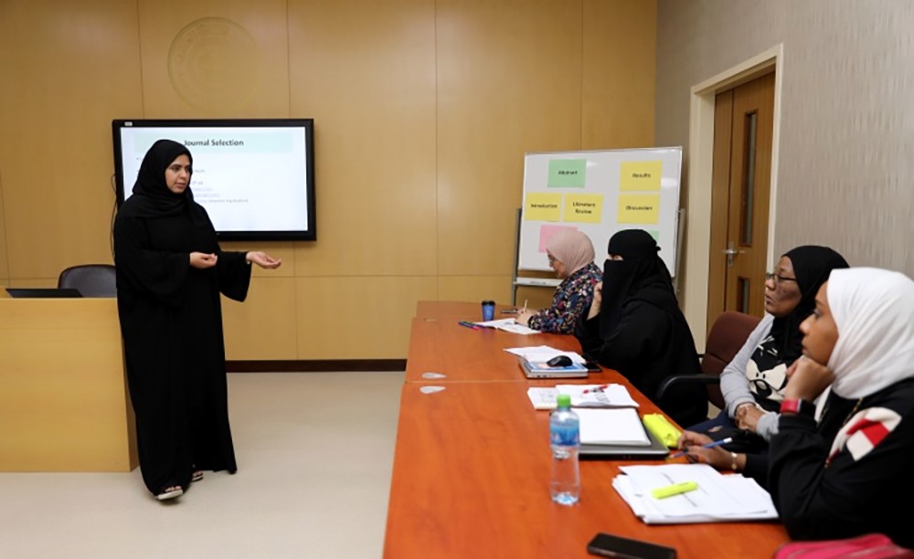اختتام ورشتي "الكتابة العلمية" و"استخدام برنامج إدارة المراجع" بجامعة الخليج العربي