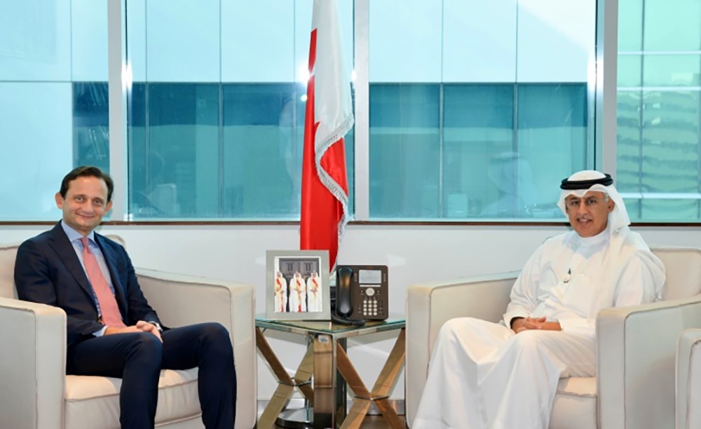 وزير الصناعة يستقبل السفير الإيطالي المعتمد لدى البحرين