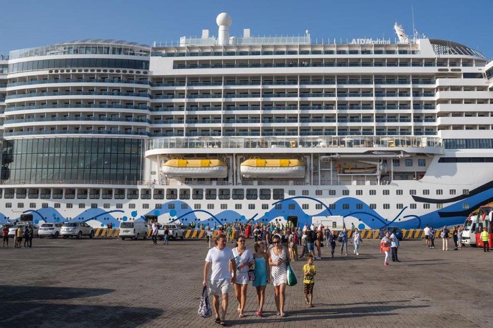 هيئة السياحة تستقبل الباخرتين السياحيتين MSC Bellisima  وAIDAprima