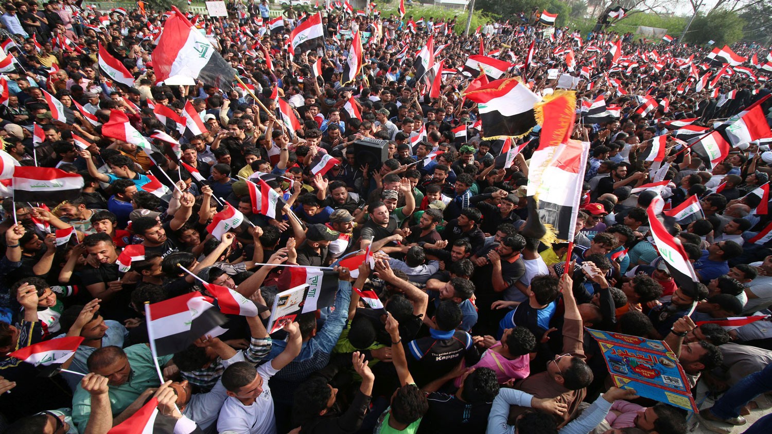 العراق.. الحراك يضع شروطاً لرئيس الوزراء الجديد