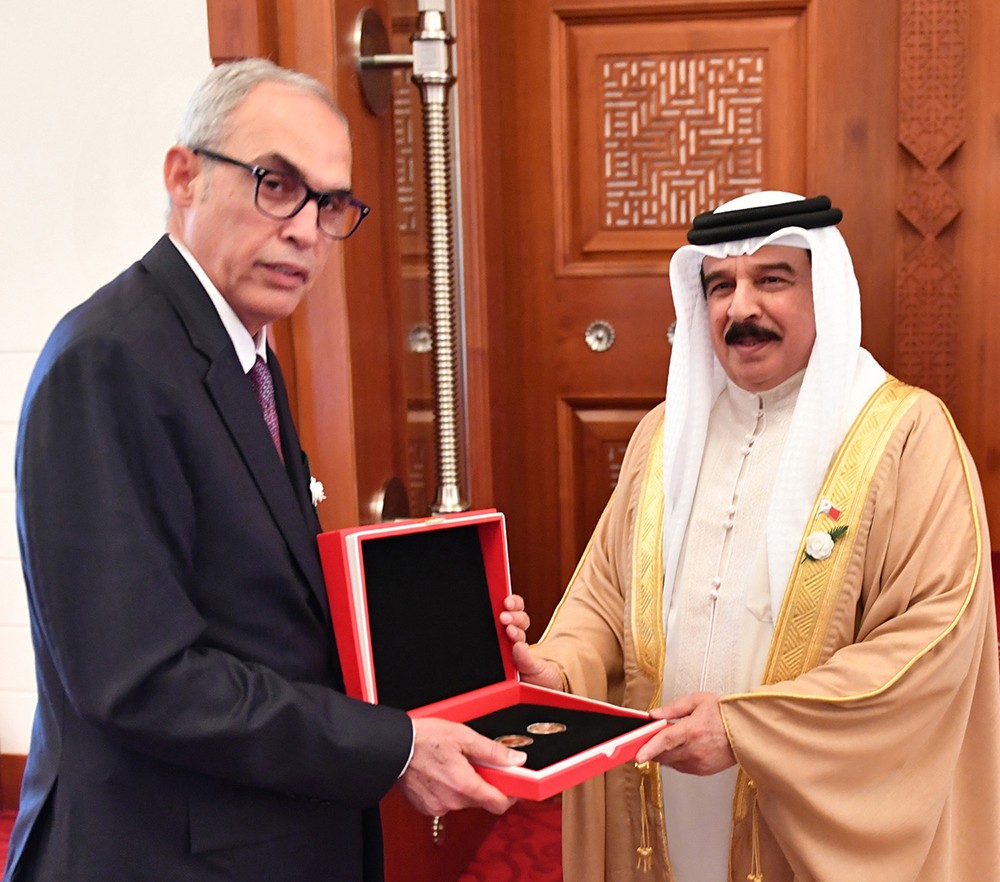 جلالة الملك المفدى يستقبل محافظ مصرف البحرين المركزي