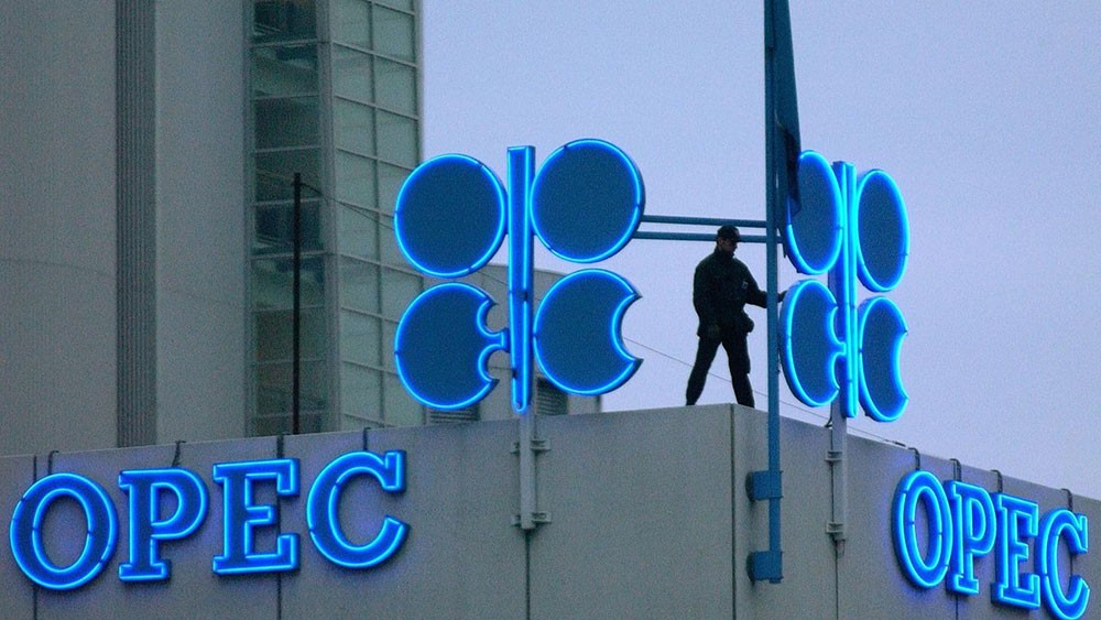توقيع ميثاق تعاون طويل المدى بين اوبك ومنتجين من خارجها