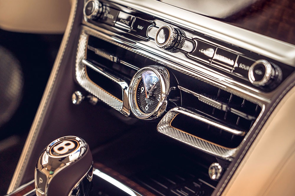 Flying Spur الجديدة بالتفصيل: قصّة النقش الماسي