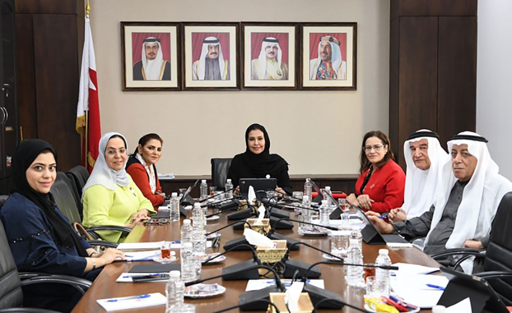 (خدمات الشورى) تناقش تعديل قانوني (العمل) و(الخدمة المدنية) وإنشاء مجلس للدراسات الطبية