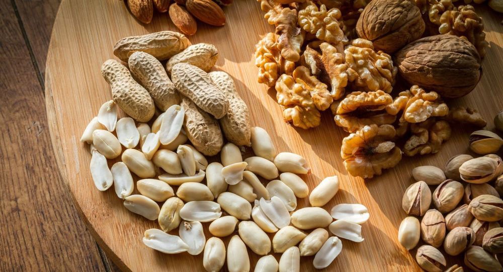 رغم فوائدها الكثيرة... أخطار الإفراط في تناول المكسرات