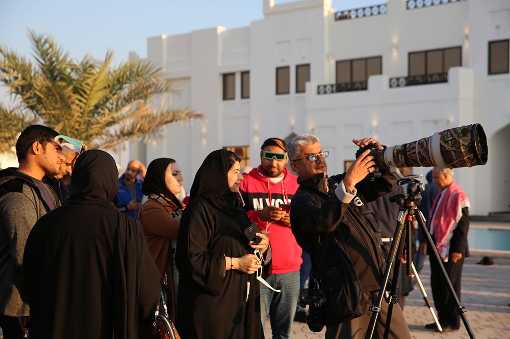 الأكاديمية الملكية للشرطة تنظم فعالية وتعقد محاضرة حول كسوف الشمس