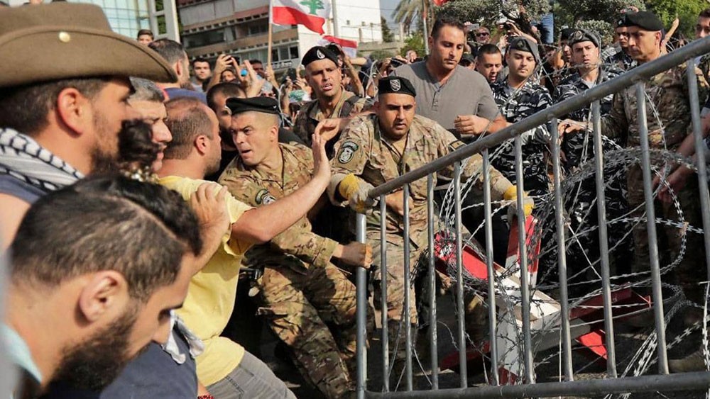 الرئيس اللبناني يدعو القوى الأمنية لليقظة ومكافحة الفساد