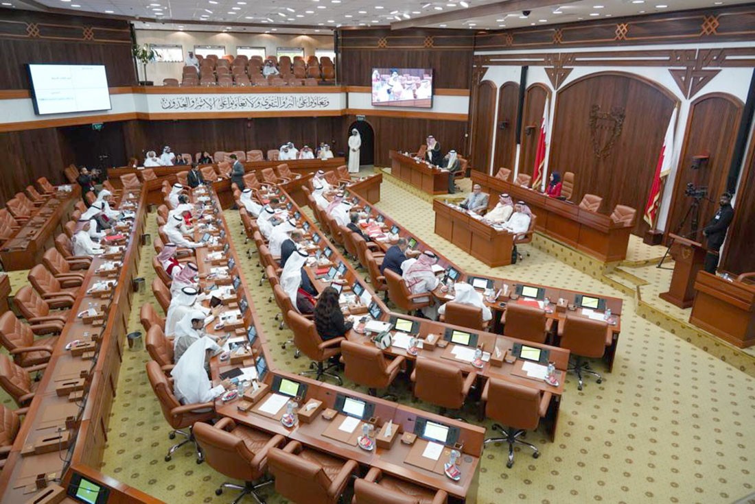 البرلمان للوزارات: تنازلوا عن بلاغاتكم ضد المغردين