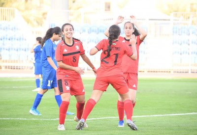 شابات الأحمر يطمعن بنقاط فلسطين