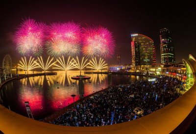 عروض الألعاب النارية  كل ليلة خلال مهرجان دبي للتسوّق