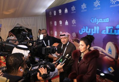 اسماء المنور تشعل شتاء الرياض