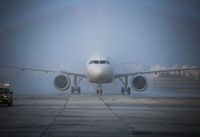 "الطيران المدني" يعلن تعليق جميع الرحلات القادمة من مطار دبي الدولي ومطار الشارقة الدولي