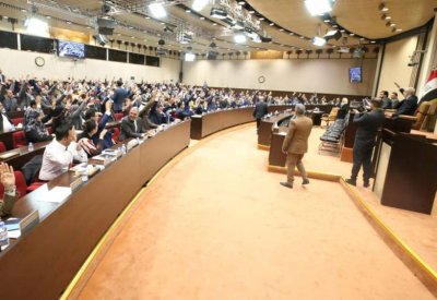 برلمان العراق يبحث الوجود الأميركي.. وكتل سنية وكردية تقاطع