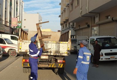 بلدية "الجنوبية" تنفذ حملة لإزالة مخالفات إشغال الطريق في الرفاع