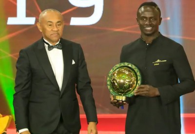 السنغالي ماني يتوج بجائزة أفضل لاعب في إفريقيا