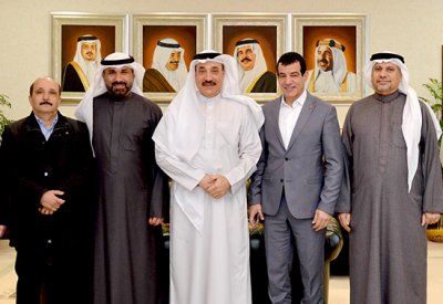  حميدان يستعرض تجربه البحرين في تطوير سوق العمل مع الأمين العام للاتحاد العام للعمال الجزائريين