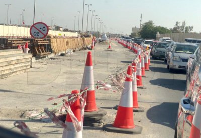 بالصور: يا صبر أيوب بشارع مدرسة السياقة