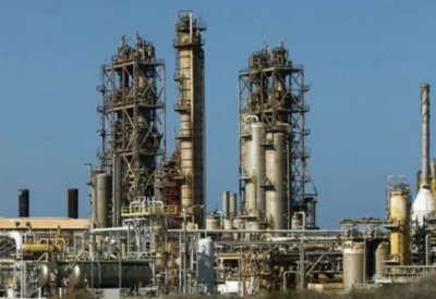 ليبيا.. إقفال الموانئ يعطل إنتاج 700 ألف برميل نفط يومياً