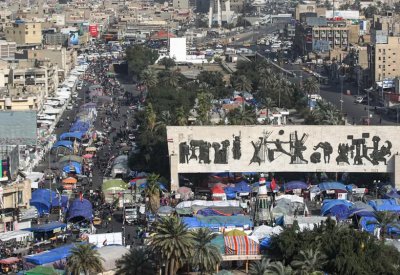 مهلة المحتجين تتقلص.. مواجهات ببغداد والنجف تغلق جسورها
