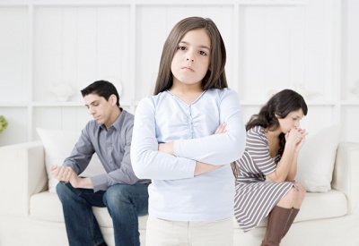 ابتعاد الأطفال عن الأب بعد الطلاق يضر بصحتهم
