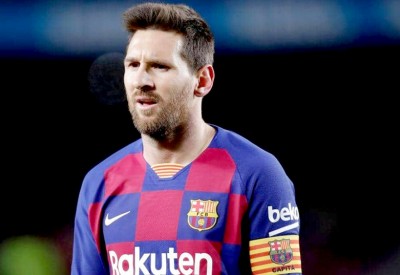 بند "سري" في عقد ميسي يمكّنه من الرحيل عن برشلونة