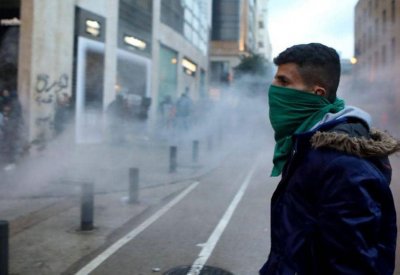 لبنان.. عون يطالب الأجهزة الأمنية بتمييز المتظاهرين السلميين