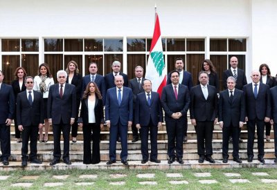  "اللون الواحد".. عقبة أمام حكومة دياب لإنقاذ اقتصاد لبنان 