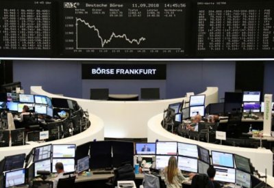 أسهم أوروبا تنزل عن ذروتها بعد تهديد أمريكي برسوم على السيارات‎