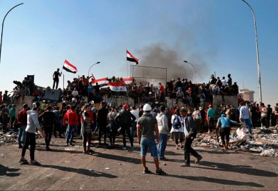 متظاهرو العراق: مقتدى الصدر غدر بنا