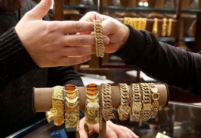  "كورونا" يرفع الذهب إلى أعلى مستوى في أسبوعين 