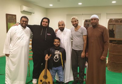 إسماعيل يعيد زمان محمد عواد برؤية مغايرة