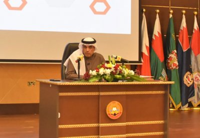 محاضرة لوزير شؤون الإعلام حول الإعلام في ظل ثورة المعلومات