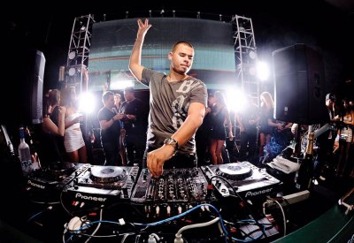 الدي جي العالمي Afrojack يستعد لفورمولا البحرين