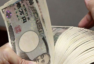 عملات آسيوية "تلتقط أنفاسها" بعد "كورونا"