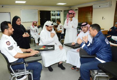 إدارة العمليات تنظم برنامجا تدريبيا لمتلقي البلاغات على التخاطب بلغة الإشارة